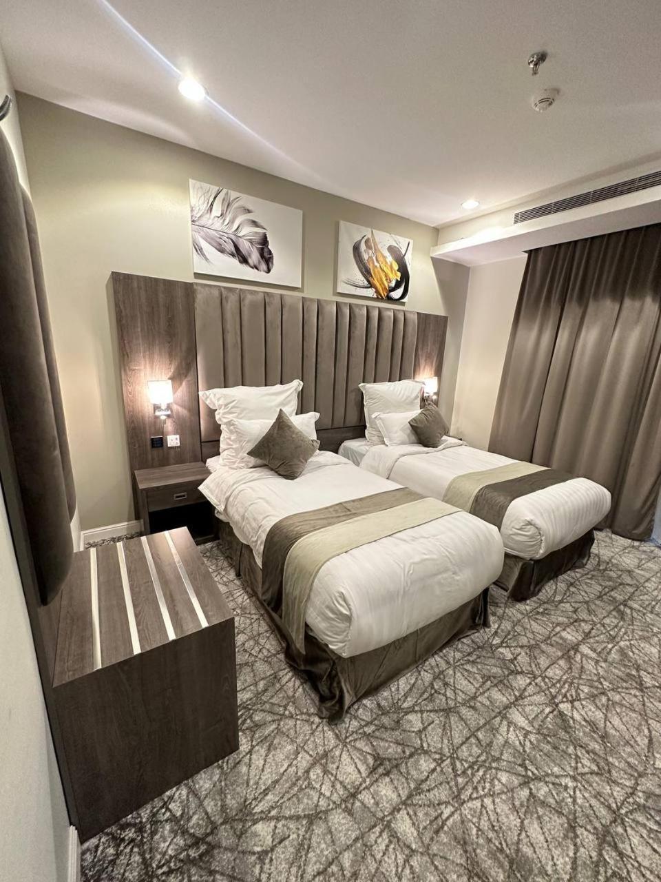 Lophorina Hotel